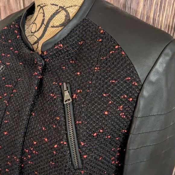 Express Jacket  - Picture 6 of 15